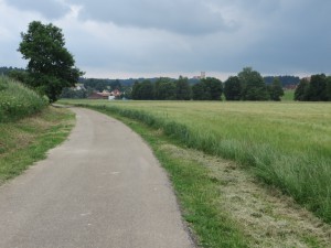 Tauberradweg, hinten Ellwangen